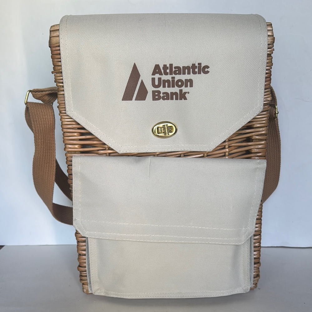 AUB Wicker Wine/Cheese Picnic Basket NIP $75